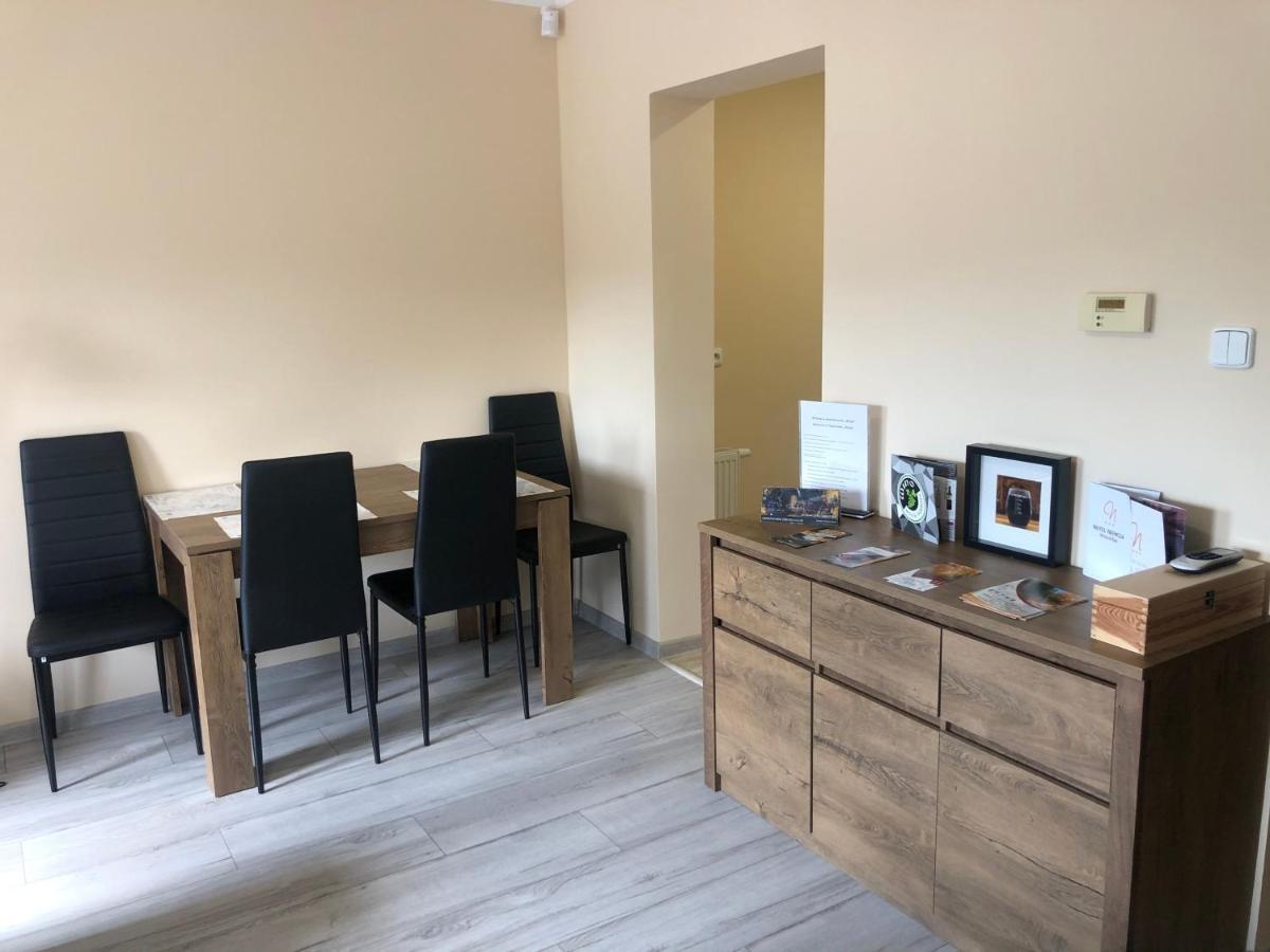 Apartamenty Alicja Dzierżoniów Exteriör bild