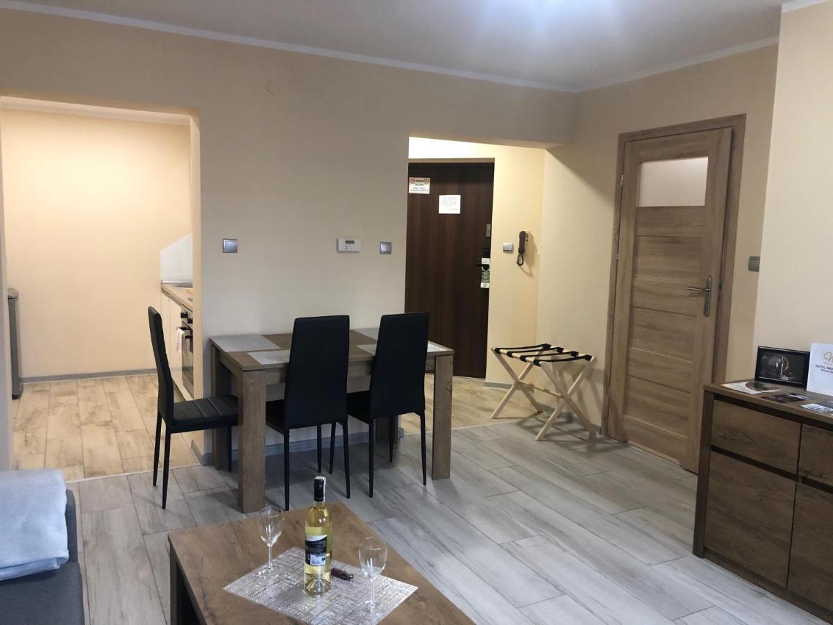 Apartamenty Alicja Dzierżoniów Exteriör bild