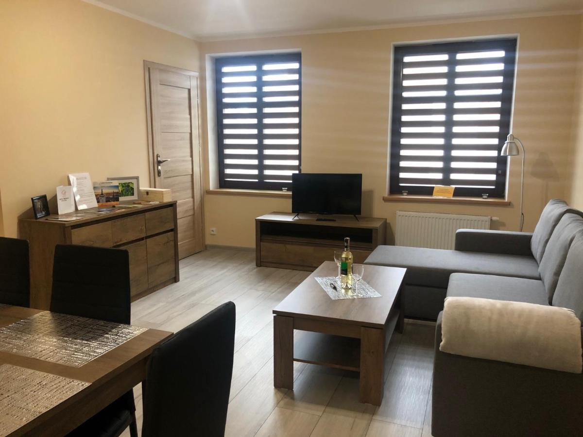 Apartamenty Alicja Dzierżoniów Exteriör bild
